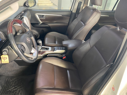 Imagen 15 de 16 de Toyota Hilux Sw4 Tdi Srx At L16 2019