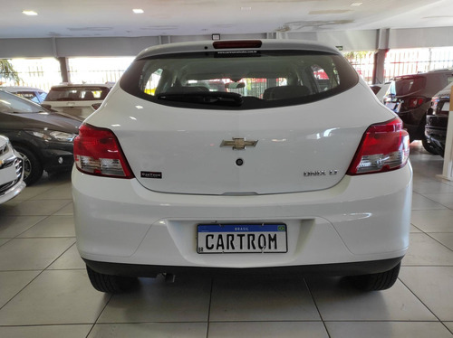 Imagem 4 de 9 de Chevrolet Onix 1.0 Mpfi Lt 8v Flex 4p Manual