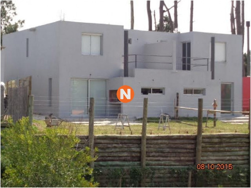 Casa En Venta, Pinares, Punta Del Este, 3 Dormitorios.- Ref: 209484