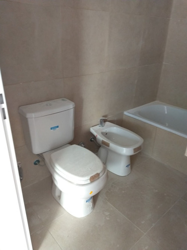 Imagen 3 de 8 de Departamento 2 Amb A Estrenar Villa Del Parque Impecables