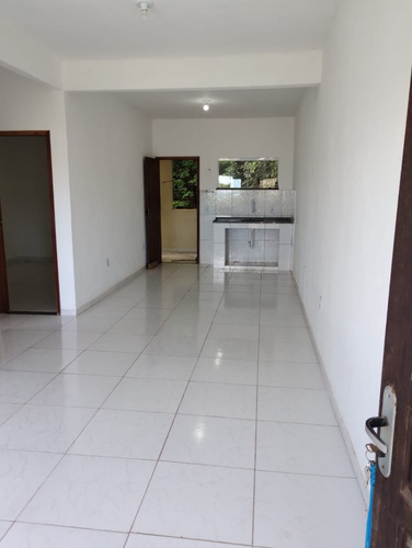 Duas Casas, Totalmete Independentes, Uma Sobreposta À Outra, Cada Uma Com 66m², Terreno Com Espaço Para Mais Construções, Terreno Com Rgi,