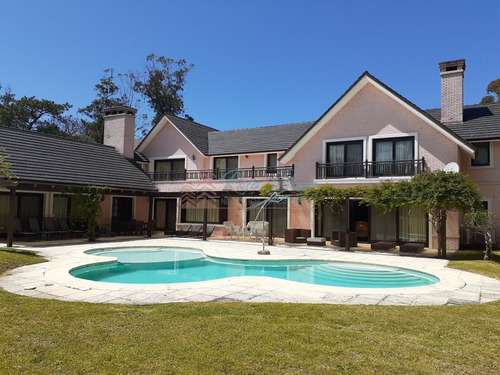 Casa En Golf, 6 Dormitorios *- Ref: 6099