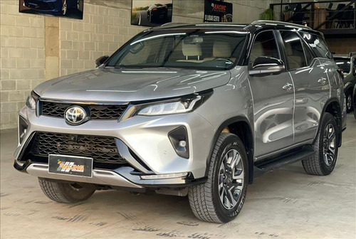 Toyota Hilux SW4 2.8 D-4d Turbo Diesel Diamond 7l Automatico