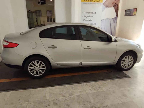 Imagen 4 de 15 de Renault Fluence 2014 4p Expression L4/2.0 Man