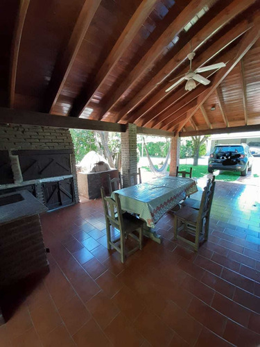 Imagen 6 de 14 de Casa Con Amplio Jardin Y Pileta