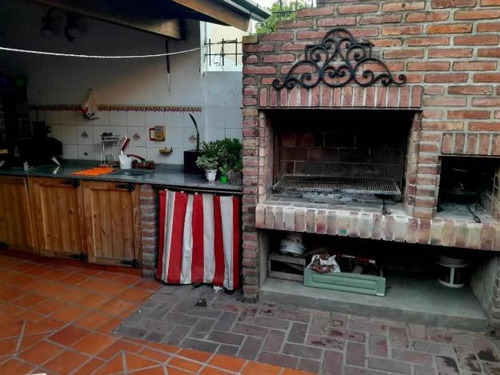 Casa En Venta - 4 Dormitorios 2 Baños - 170mts2 - Ramos Mejía