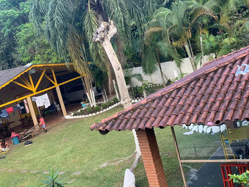 Imagem 9 de 30 de Chácara 2400m2, Casa Sede 3 Suítes, Proximo A Praia, Moveis Planejados, 2 Salas, Área Gourmet,piscina,2 Lagos Com Peixes,casa De Hospedes,galpão,pomar - Ch00265 - 70853141