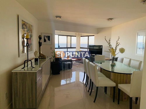 Imagen 1 de 28 de Venta De Apartamento De 2 Dormitorios En Torre Cristal Punta Del Este