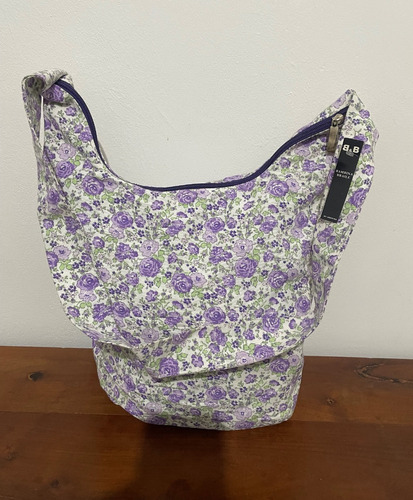 Cartera Bolso De Tela Floreada Tono Violeta Morral Playero 