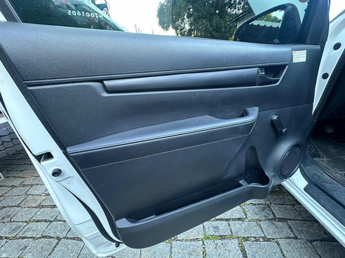 Toyota Hilux 2.8 Tdi Std Cab. Simples 4x4 2p