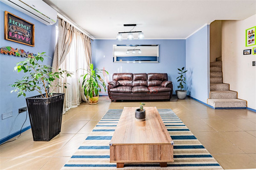 Venta Casa 3 Dormitorios Valle Grande Con Estacionamiento