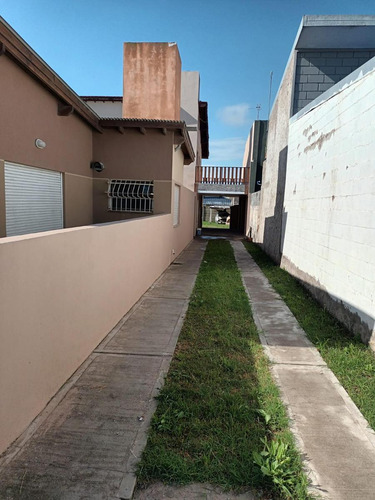 Phs En Venta - 5 Dormitorios 3 Baños - Felix Camet