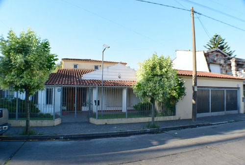 Casa En Venta En Villa Sarmiento