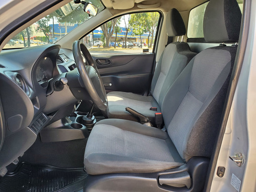 Nissan NP300 Chasis Cabina