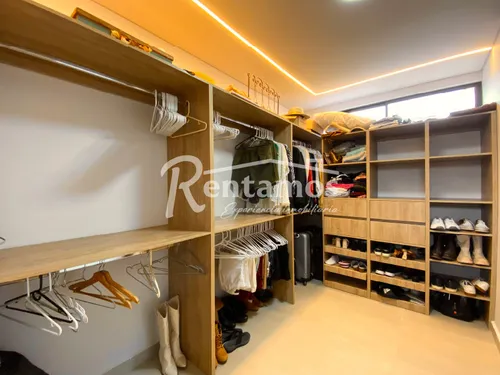 Apartamento En Arriendo En El Tesoro. Cod A776005