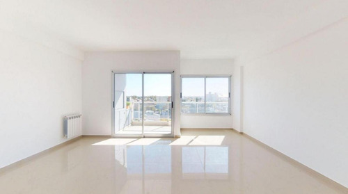 Departamento En Venta - 2 Dormitorios 1 Baño - Cochera - 85mts2 - La Plata