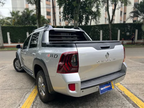 Renault Duster Oroch 2.0 Intens 4X4