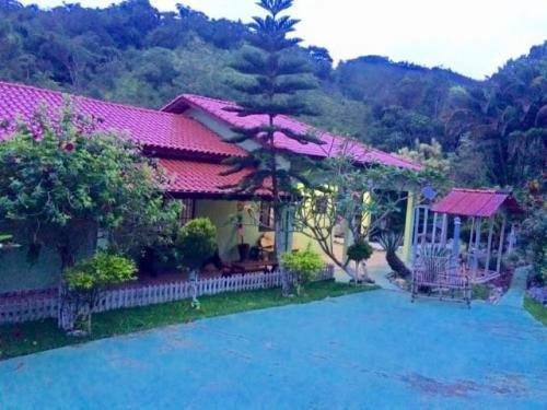 Imagem 7 de 14 de Chácara Com 4 Dormitórios, Piscina Em Pedro De Toledo 7721pc