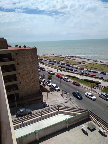Imagen 2 de 14 de Dpto De Dos Amb Vista Al Mar Zona Punta Iglesias
