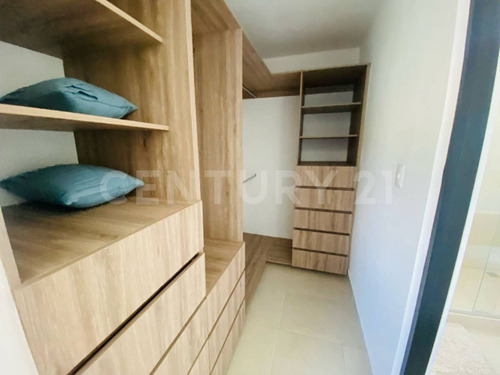 Pre Venta De Casa En Area De Cumbres En Fraccionamiento Privado