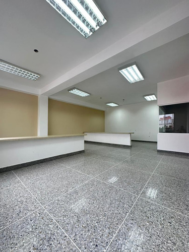 Imagen 10 de 13 de R.p/ Galpón Alquiler / Edificio En Alquiler , San Cristóbal
