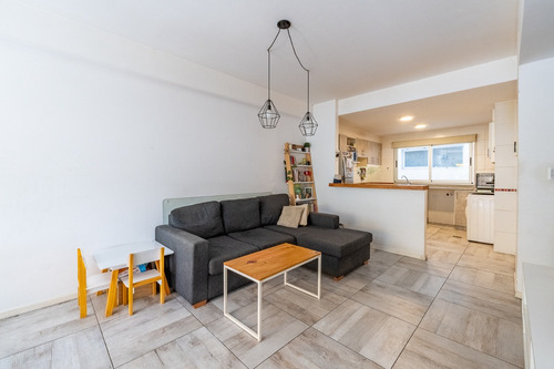 Semipiso 3 Ambientes Al Frente Con Gran Balcón, Terraza Y Pileta