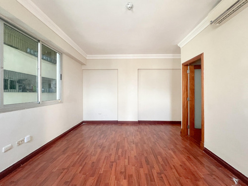 Naco, Apartamento De 2 Habitaciones + Estudio En Alquiler