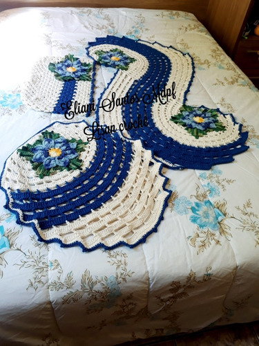 Jogo De Banheiro Em Crochê Espiral Cru Flor Azul