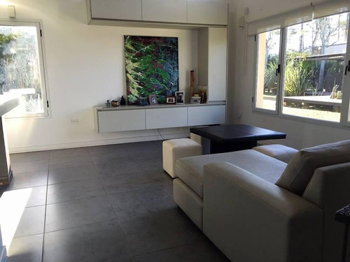 Imagen 9 de 25 de Exclusiva Casa-quinta Con Pileta - Gran Parque - 3 Amb!! Barrio 4 Robles