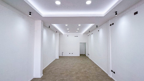 Arriendo De Moderno Local En Pleno Centro De Los Ángeles
