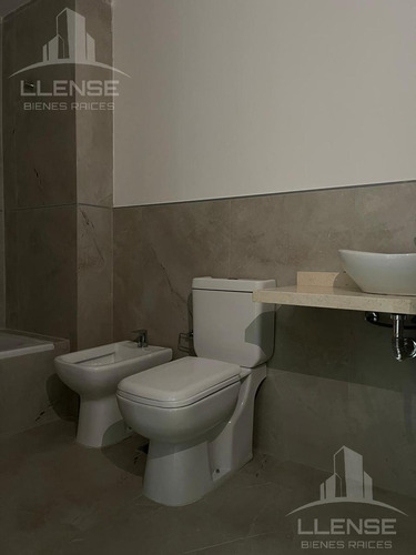 Departamento 4 Ambientes Con Cochera A Estrena En Venta - Bernal Centro
