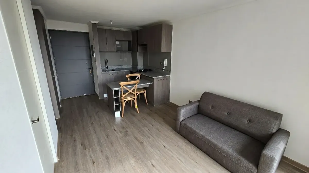 Imagen 5 de 14 de Departamento En Arriendo Amoblado A Solo 3 Cuadras Del Metro