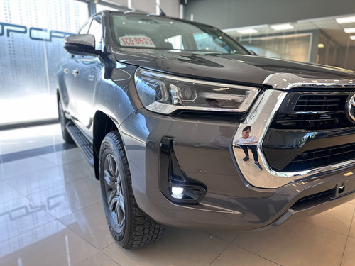 Toyota Hilux Pick-up 2.8 Cd Srv 204cv 4x4