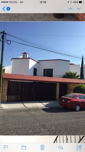Vendo Casa Amplia, Sala Doble Altura En Juriquilla