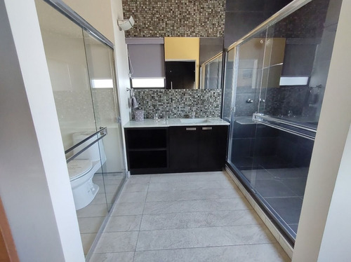 Casa En Venta En Carlos Pacheco 7, Ensenada, B.c.
