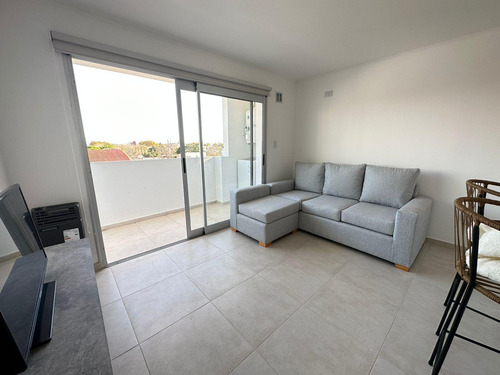 Departamento En Alquiler Con Muebles. 18 E/62 Y 63