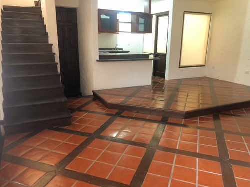 Imagen 11 de 29 de Rento En Cuernavaca Vista Hermosa Zona Dorada 2 Encantadoras Y Amplias Villas Estilo Mexicano Moderno Recien Remodeladas En Pequeño Y Exclusivo Conjunto Con Jacuzzi Privado Y Alberca Con Calf. Solar