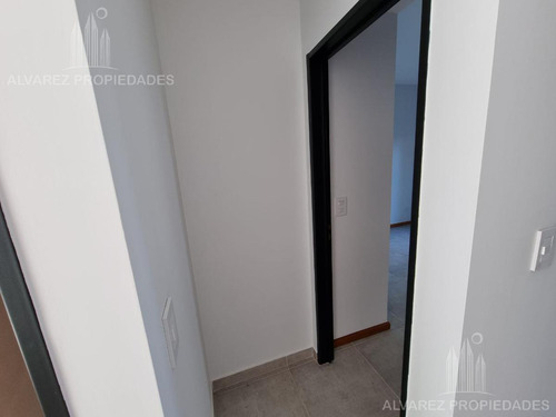 Imagen 12 de 22 de Departamento 2 Ambientes Venta Castelar Patio
