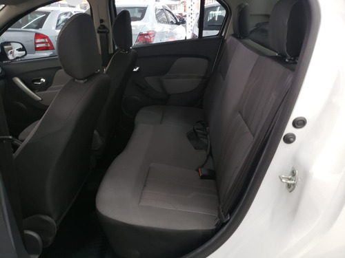 Renault Logan 1.6 Expression Hi-power 4p
