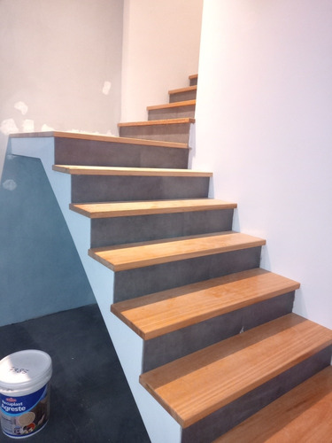 Imagen 2 de 5 de Revestimiento De Escalera De Madera