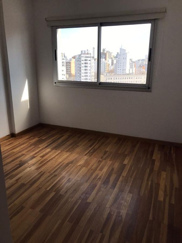Imagen 14 de 16 de Departamento De Un Dormitorio En Venta - La Plata - Balcón Al Frente Piso Alto
