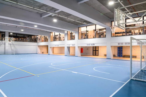 2 Dormitorios Y Una Gran Cancha De Basketball En Providencia