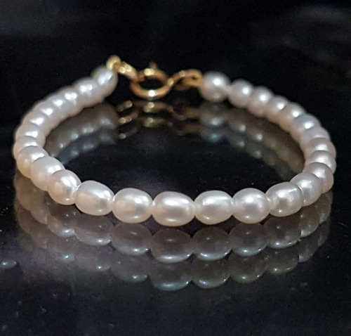 Imagem 3 de 7 de Pedras - Pulseira Infantil Pérolas E Fecho De Ouro Cód278p30