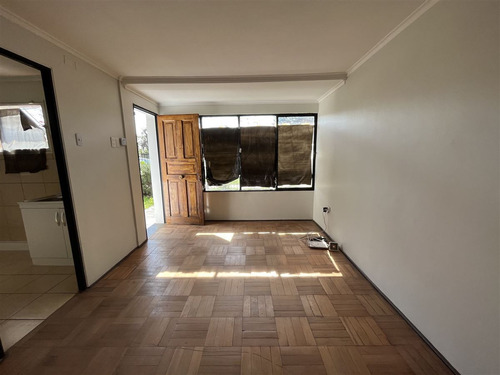 Casa En Venta De 3 Dorm. En La Cisterna