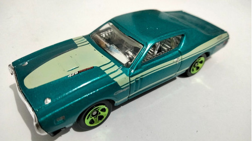 Hot Wheels 71 Dodge Charger Muscle Mania Azul