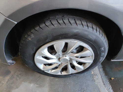 Imagem 2 de 15 de Volkswagen Voyage 1.6 Mi Trend 8v Flex 4p Manual