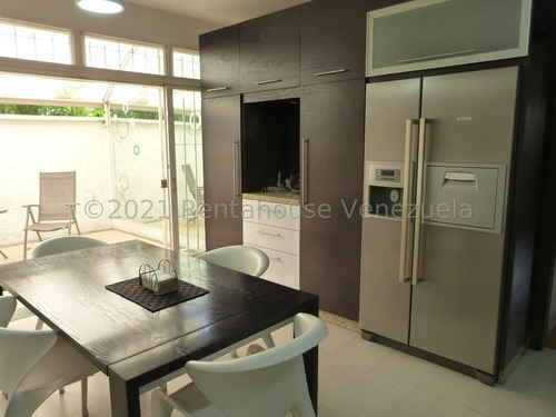 Imagen 20 de 30 de Casa_en_venta_en_caracas_en_prados-del-este_ Rah-22-498 Orlando Figueira 04125535289/04242942992