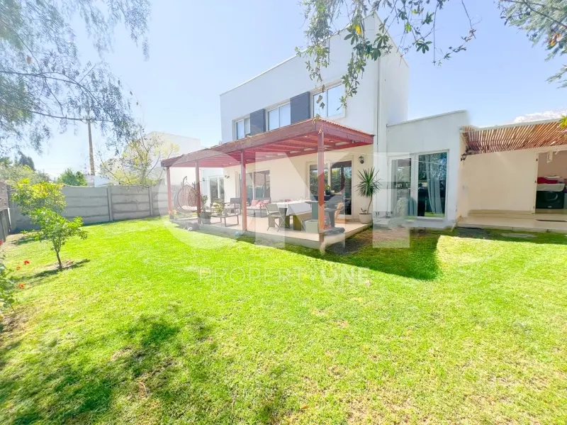 Imagen 1 de 25 de Excelente Casa En Venta En Pasaje Cerrado/la Reina/3dorm