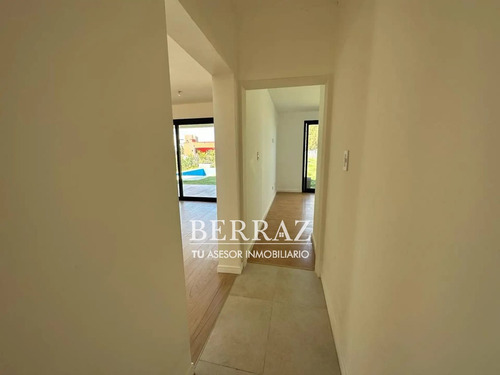 Casa Venta 5 Ambientes En Santa Elena Pilar Del Este Lote De 570 M2