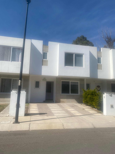 Casa En Venta En Paseos Del Bosque Queretaro